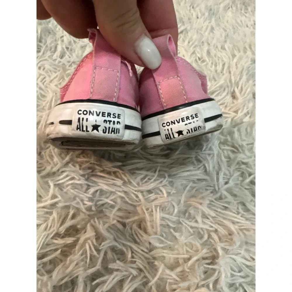 Converse Chuck Taylor All Star Infant Pink Canvas Velcro Sneakers 709447F Size 5